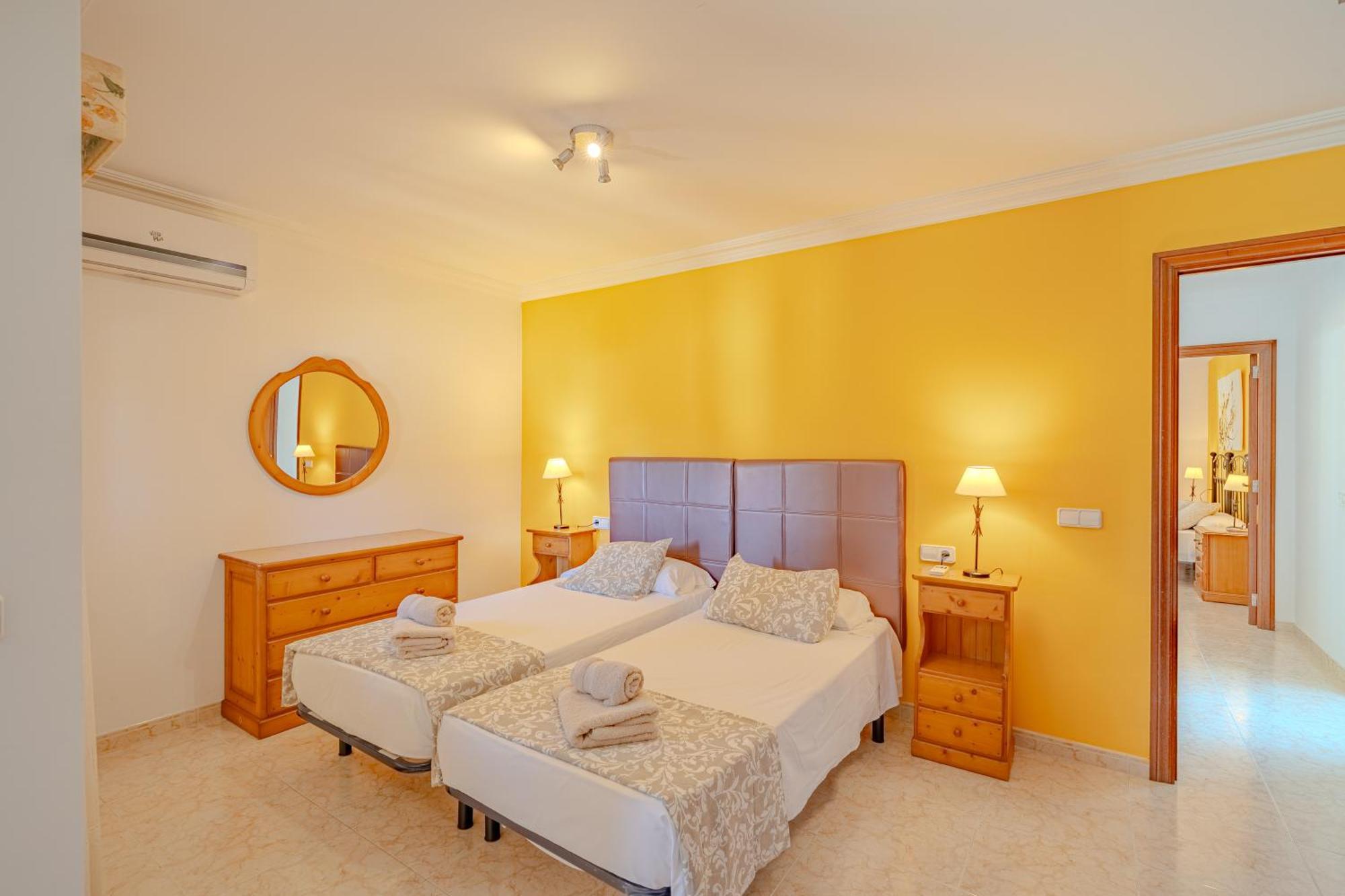 - 4579 Mallorca By 5starshome - Heated Saltwater Swimming Pool